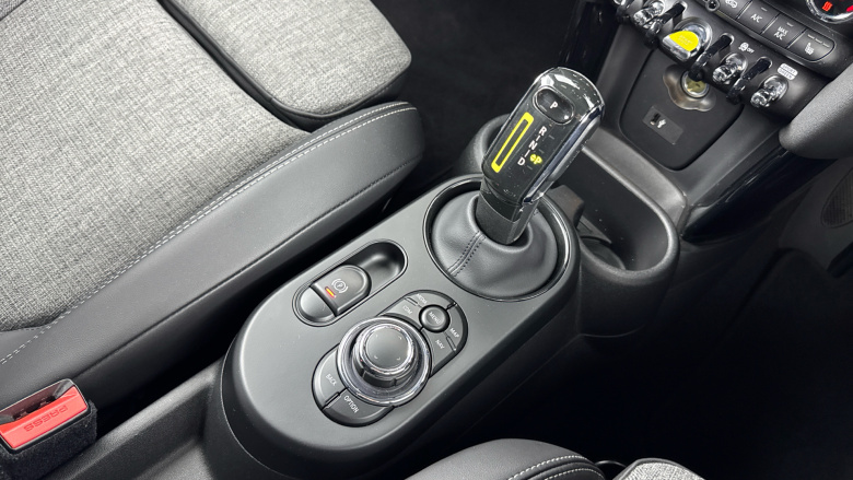 MINI Hatchback 135kW Cooper S Level 2 33kWh 3dr Auto Electric Hatchback